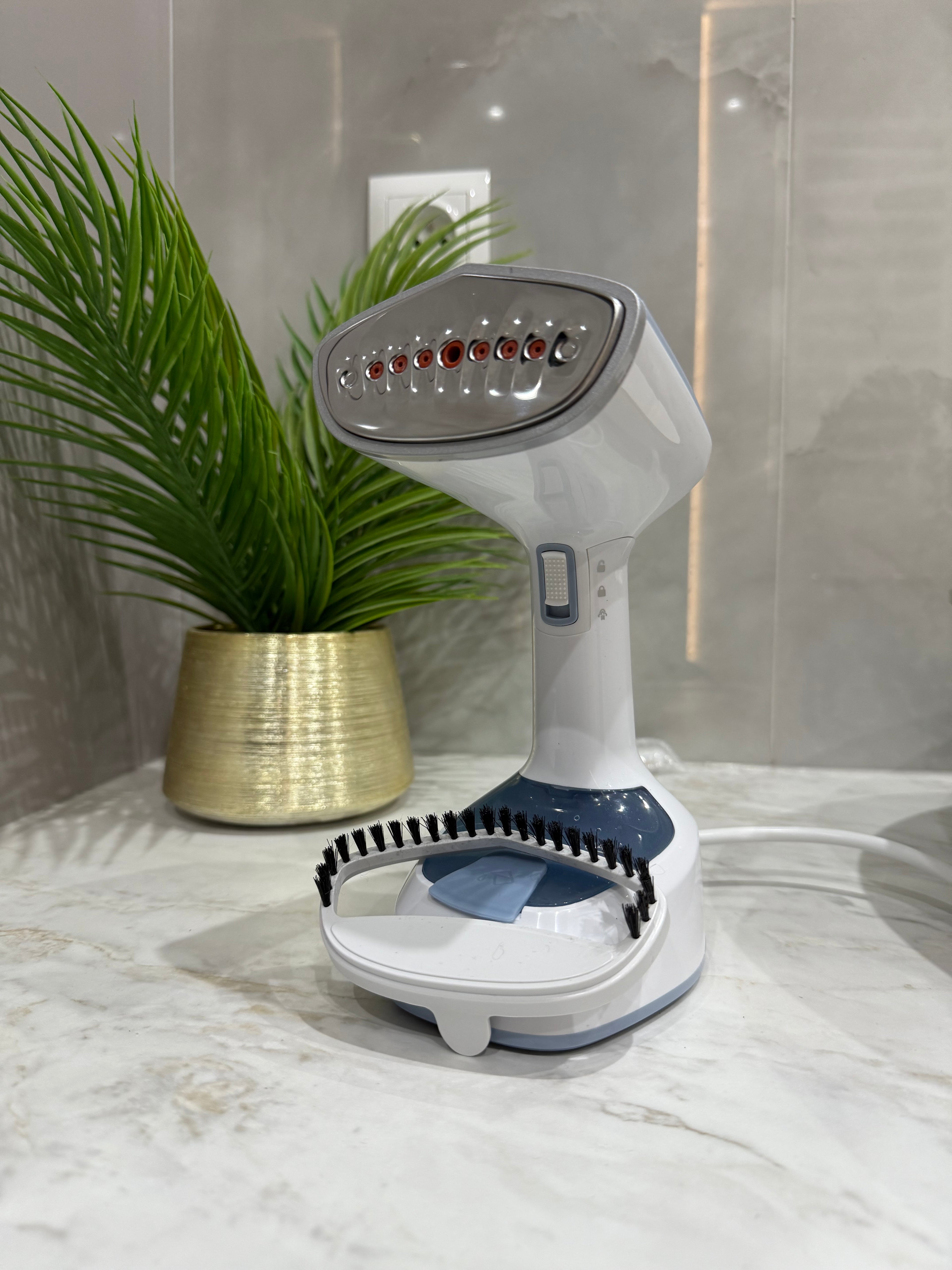 Ręczna parownica do ubrań Steamly